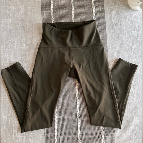 lululemon train times 7/8 legging - Picture 5 of 8